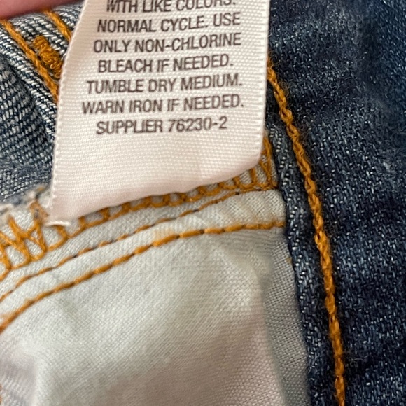 Stylus Crop Distressed Boyfriend Jeans, Women’s size 26/2, Medium Wash Blue - Picture 9 of 10